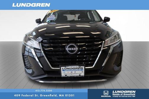 Super Black 2023 Nissan Kicks SV