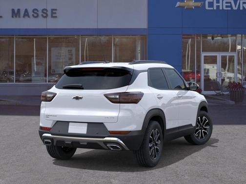 Iridescent Pearl Tricoat 2026 Chevrolet Trailblazer ACTIV