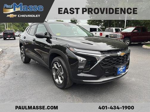 Mosaic Black Metallic 2025 Chevrolet Trax LT