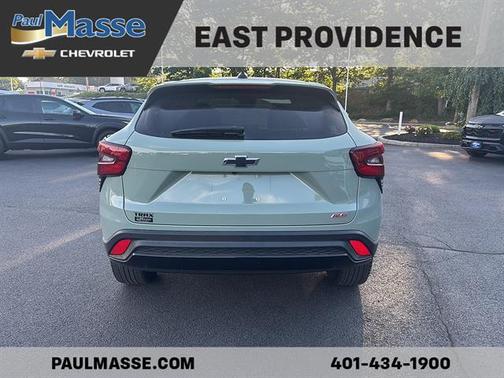 Green 2024 Chevrolet Trax 1RS
