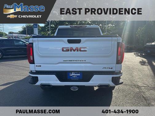 Summit White 2023 GMC Sierra 1500 AT4
