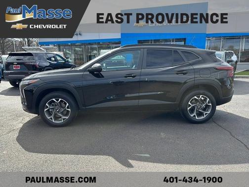 Mosaic Black Metallic 2024 Chevrolet Trax LT