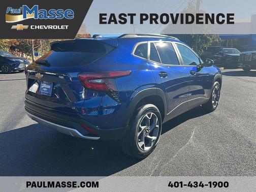 Blue Glow Metallic 2024 Chevrolet Trax LT