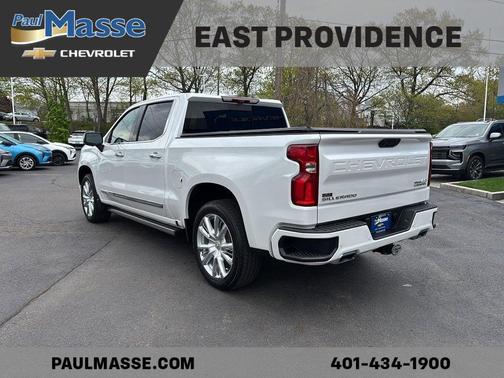 Iridescent Pearl Tricoat 2023 Chevrolet Silverado 1500 High Country