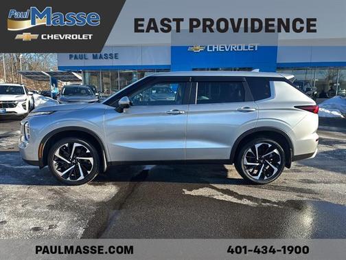 2023 Mitsubishi Outlander SE Special Edition