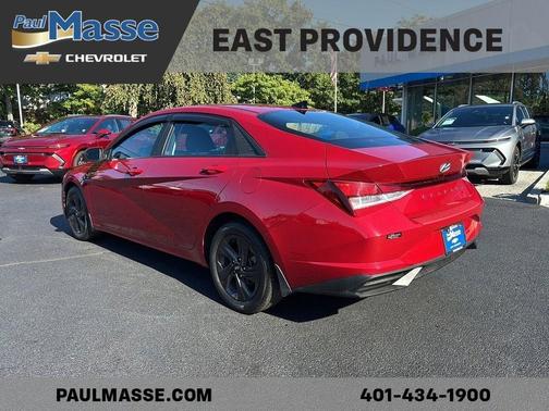 2022 Hyundai ELANTRA SEL