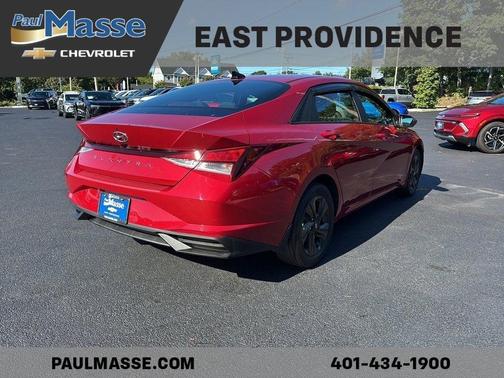 2022 Hyundai ELANTRA SEL