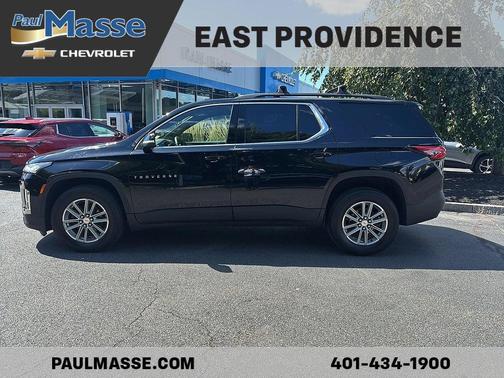 Mosaic Black Metallic 2023 Chevrolet Traverse LT Cloth