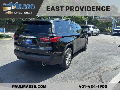 Mosaic Black Metallic 2023 Chevrolet Traverse LT Cloth
