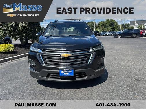 Mosaic Black Metallic 2023 Chevrolet Traverse LT Cloth