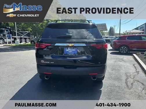 Mosaic Black Metallic 2023 Chevrolet Traverse LT Cloth