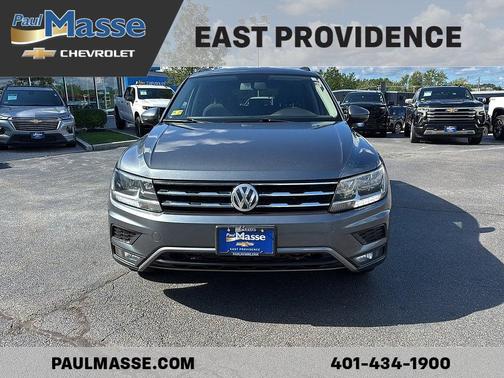 Platinum Gray Metallic 2018 Volkswagen Tiguan 2.0T S
