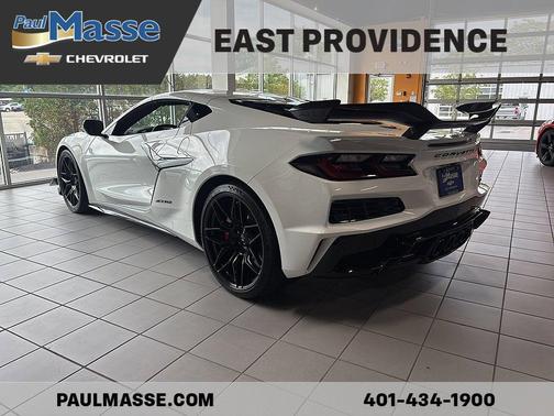 Arctic White 2023 Chevrolet Corvette Z06