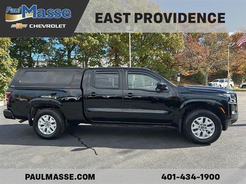 Black 2024 Nissan Frontier SV