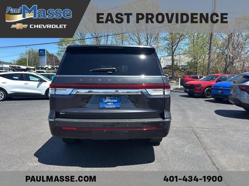 Gray 2023 Lincoln Navigator L Reserve