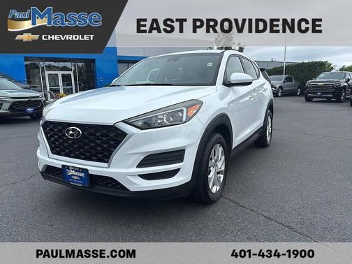 White 2019 Hyundai TUCSON SE