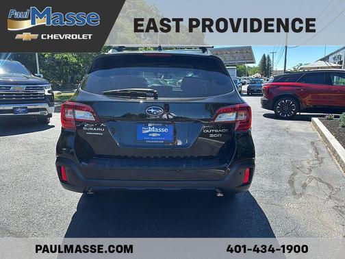 Crystal Black Silica 2018 Subaru Outback 3.6R Touring