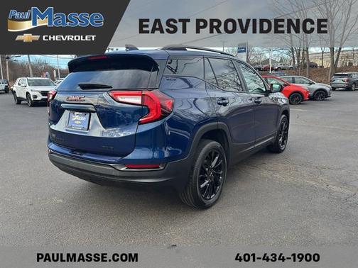 Marine Metallic 2023 GMC Terrain SLE