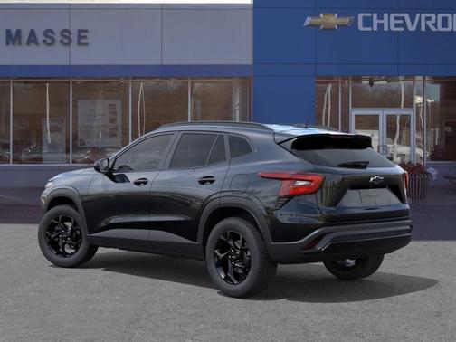 Mosaic Black Metallic 2026 Chevrolet Trax LT