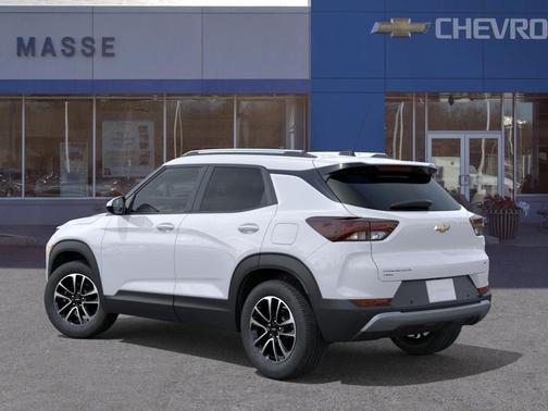 Summit White 2026 Chevrolet Trailblazer LT