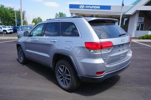 Photo 3 of 12 of 2019 Jeep Grand Cherokee Limited