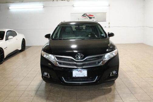 Photo 2 of 34 of 2014 Toyota Venza LE