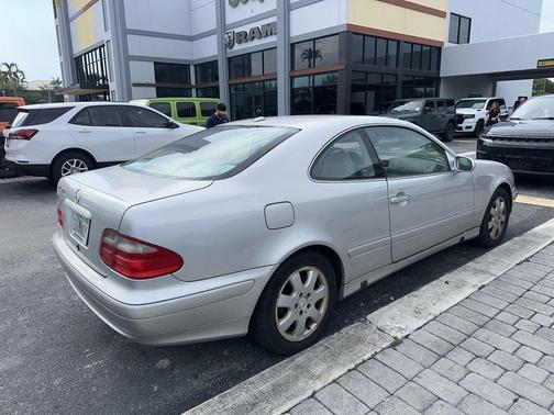 2002 Mercedes-Benz CLK-Class 320