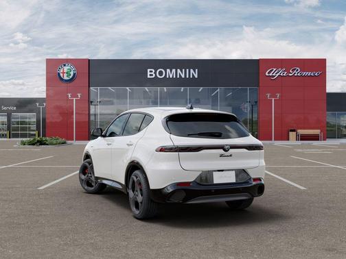 Milano White 2026 Alfa Romeo Tonale Veloce