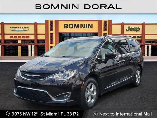 2017 Chrysler Pacifica Touring-L