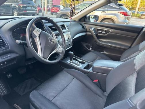 2016 Nissan Altima 2.5 SR