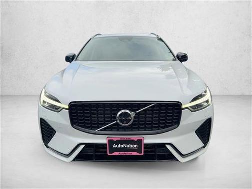 2023 Volvo XC60 B5 Plus Dark Theme