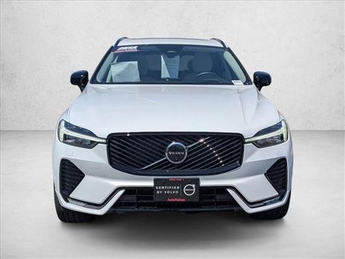 Crystal White Metallic 2026 Volvo XC60 B5 Ultra