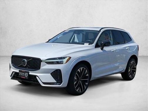 Crystal White Metallic 2026 Volvo XC60 B5 Ultra