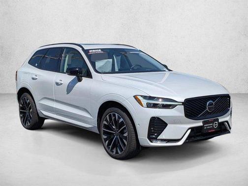 Crystal White Metallic 2026 Volvo XC60 B5 Ultra