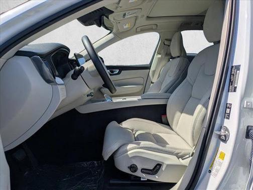Crystal White Metallic 2026 Volvo XC60 B5 Ultra