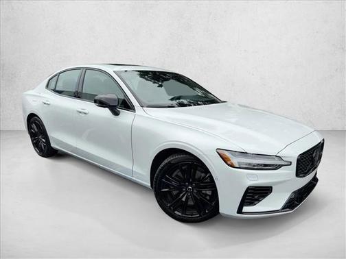 2024 Volvo S60 Recharge Plug-In Hybrid T8 Plus Black Edition