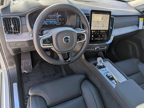 2026 Volvo XC90 B6 Ultra Dark Theme 6-Seater