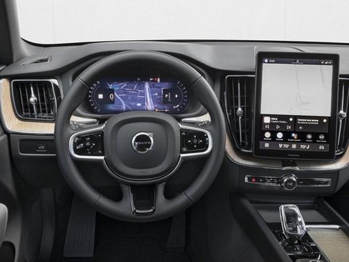 2026 Volvo XC60 B5 Ultra
