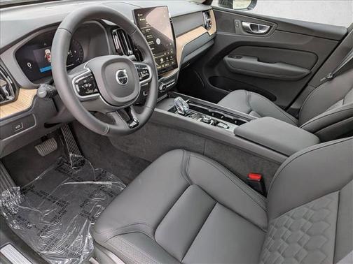 Aurora Silver 2026 Volvo XC60 B5 Plus