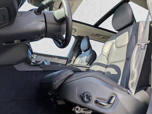 2026 Volvo XC90 B6 Ultra Dark Theme 7-Seater