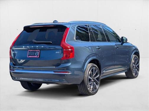 2025 Volvo XC90 B5 Plus