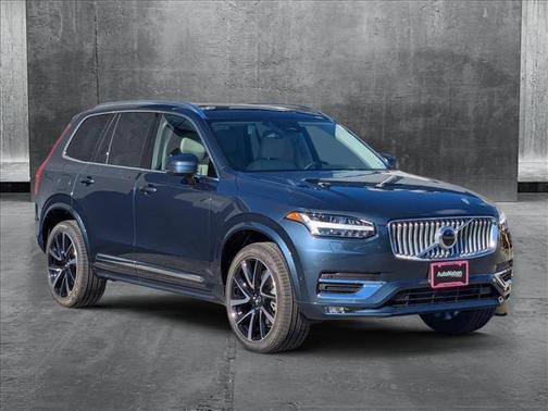 2025 Volvo XC90 B5 Plus