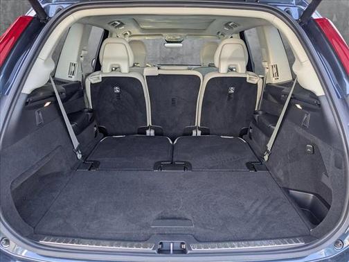 2025 Volvo XC90 B5 Plus
