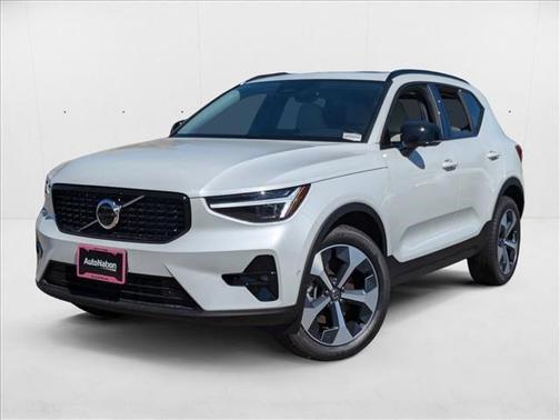2026 Volvo XC40 B5 Plus