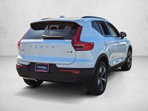 2026 Volvo XC40 Plus, B5 AWD Gas (mild hybrid), Dark