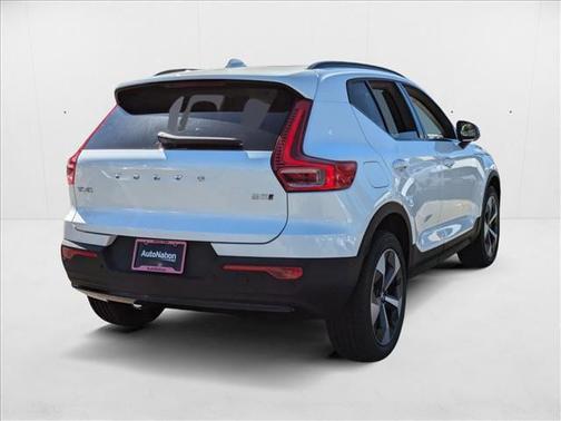 2026 Volvo XC40 B5 Plus