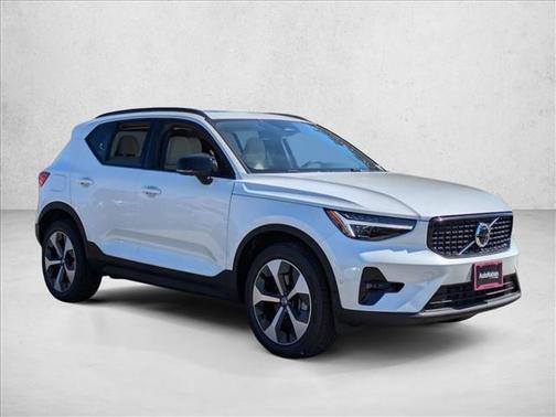 2026 Volvo XC40 Plus, B5 AWD Gas (mild hybrid), Dark