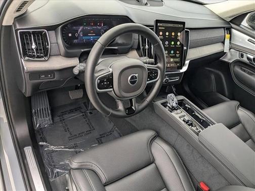 2026 Volvo XC90 Plug-In Hybrid T8 Ultra Dark Theme 7-Seater