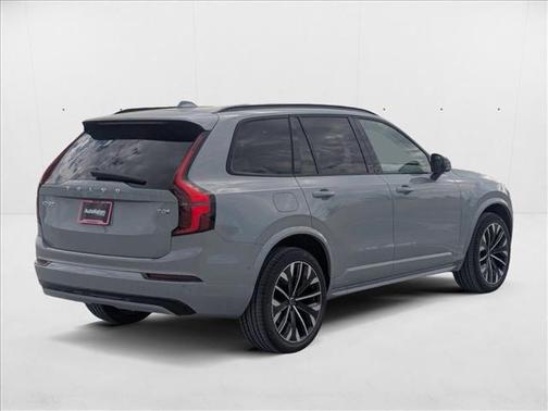 2026 Volvo XC90 Plug-In Hybrid T8 Ultra Dark Theme 7-Seater