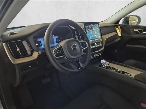 Vapour Grey Metallic 2027 Volvo XC60 Core